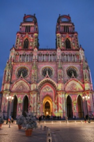 La Cathédrale Sainte-Croix d'Orléans (Loiret, France). Illuminations de Noël.